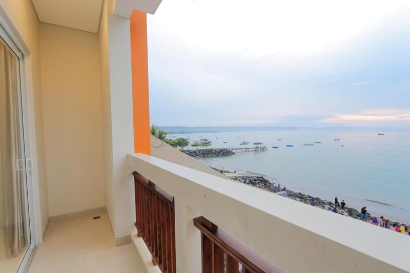 Sun In Pangandaran Hotel Exterior photo